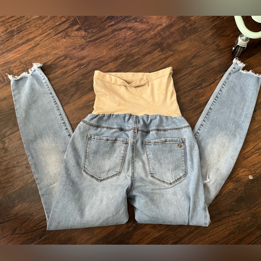 Jessica Simpson maternity pants